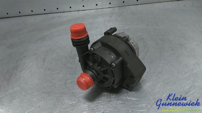 Begagnade Vattenpump BMW 3-Serie Pris € 62,00 Marginaltabell erbjuds av Klein Gunnewiek Autodemontage & Motorentechniek