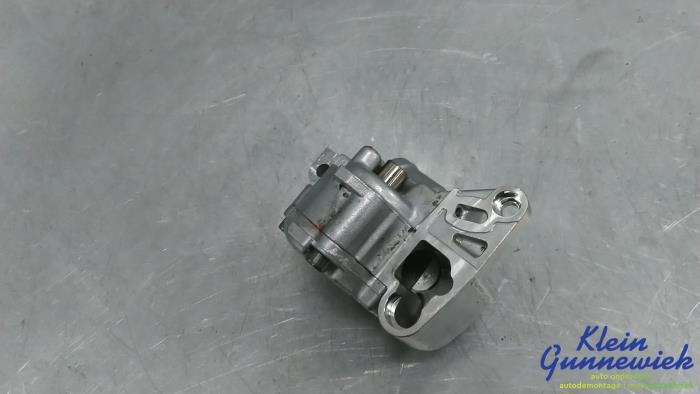 Usados Bomba de aceite Volkswagen Passat Precio € 57,00 Norma de margen ofrecido por Klein Gunnewiek Autodemontage & Motorentechniek