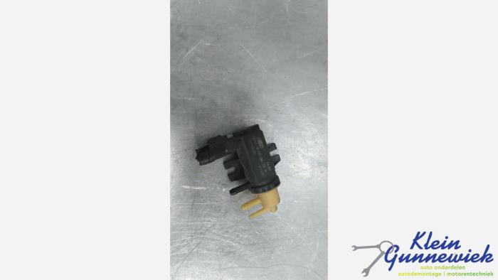 Używane Rózne Ford B-Max Cena € 20,00 Procedura marży oferowane przez Klein Gunnewiek Autodemontage & Motorentechniek