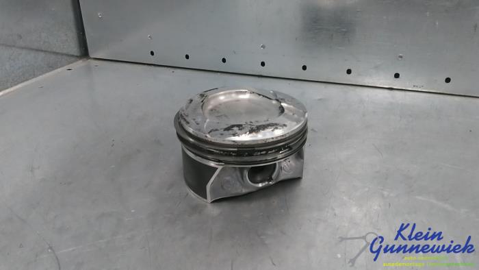 Usados Pistón Mercedes GLE Precio € 67,00 Norma de margen ofrecido por Klein Gunnewiek Autodemontage & Motorentechniek