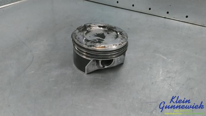Usados Pistón Mercedes GLE Precio € 67,00 Norma de margen ofrecido por Klein Gunnewiek Autodemontage & Motorentechniek