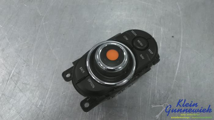 Usados Interruptor MMI Mini Mini Precio € 141,00 Norma de margen ofrecido por Klein Gunnewiek Autodemontage & Motorentechniek