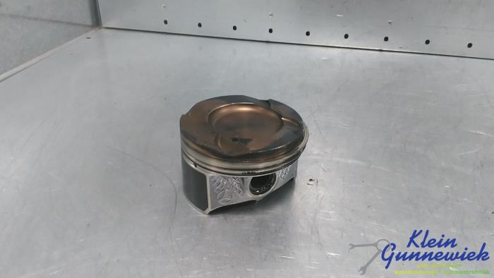 Usagé Piston Mercedes C-Klasse Prix € 67,00 Règlement à la marge proposé par Klein Gunnewiek Autodemontage & Motorentechniek