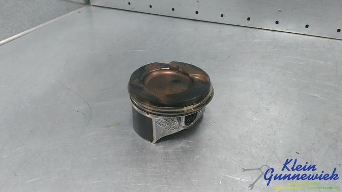 Usagé Piston Mercedes C-Klasse Prix € 67,00 Règlement à la marge proposé par Klein Gunnewiek Autodemontage & Motorentechniek