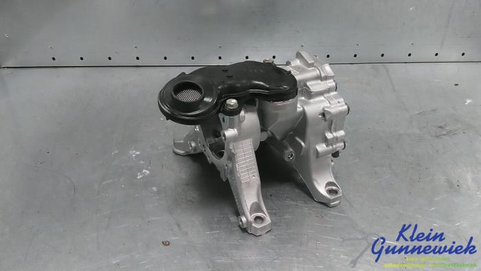 Używane Pompa oleju BMW 5-Serie Cena € 128,00 Procedura marży oferowane przez Klein Gunnewiek Autodemontage & Motorentechniek