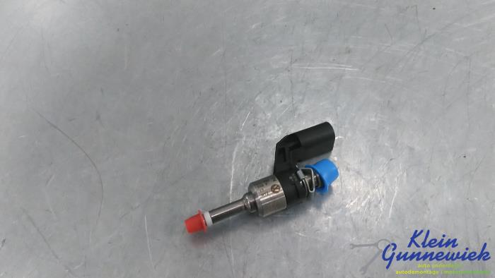 Injector (petrol injection) Volkswagen Golf - 03C906036F CAVD MAGNETI ...