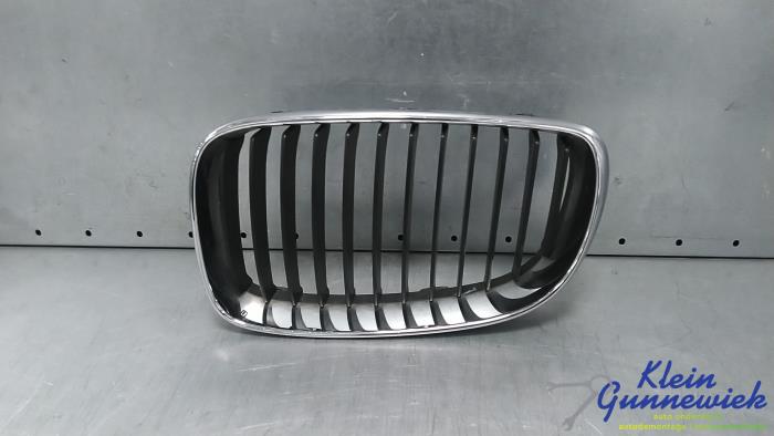 Begagnade Grill BMW 1-Serie Pris € 18,00 Marginaltabell erbjuds av Klein Gunnewiek Autodemontage & Motorentechniek