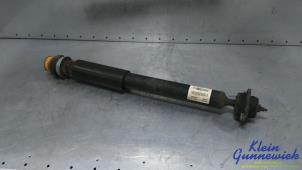 Gebrauchte Stoßdämpfer links hinten BMW 1-Serie Preis € 25,00 Margenregelung angeboten von Klein Gunnewiek Autodemontage & Motorentechniek