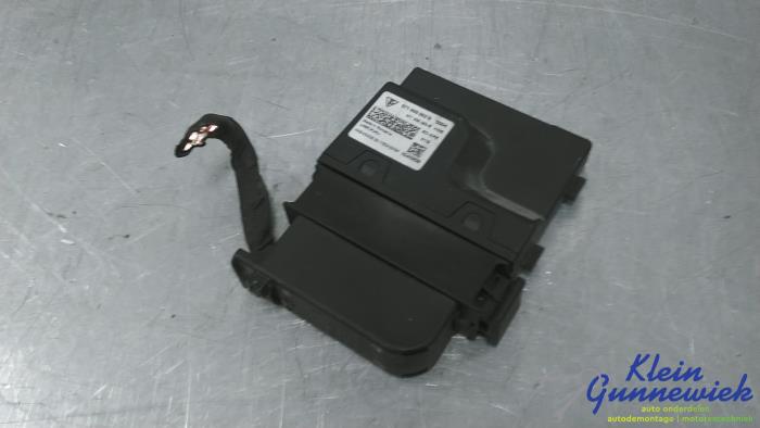 Usagé Module pompe carburant Porsche Panamera Prix € 76,00 Règlement à la marge proposé par Klein Gunnewiek Autodemontage & Motorentechniek