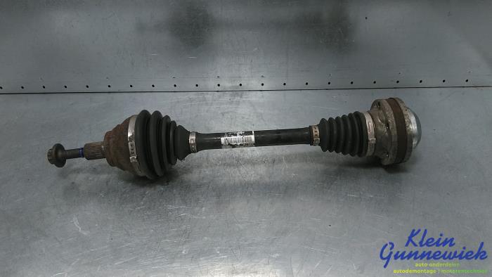 Gebrauchte Antriebswelle links vorne Volkswagen Passat Preis € 21,00 Margenregelung angeboten von Klein Gunnewiek Autodemontage & Motorentechniek