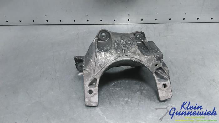 Used Engine mount Porsche Panamera Price € 41,00 Margin scheme offered by Klein Gunnewiek Autodemontage & Motorentechniek