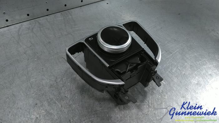 Begagnade MMI-brytare Mercedes E-Klasse Pris € 82,00 Marginaltabell erbjuds av Klein Gunnewiek Autodemontage & Motorentechniek