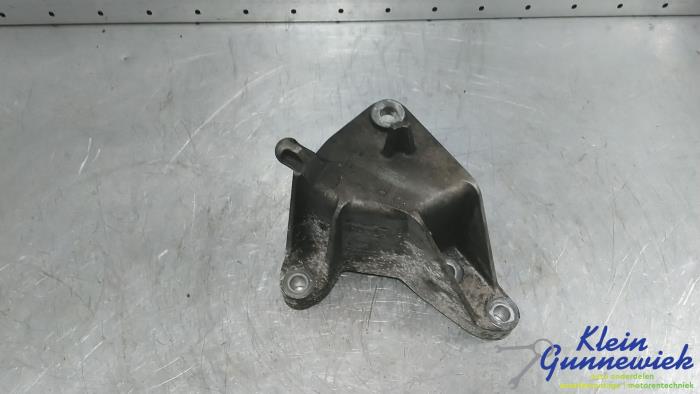 Used Engine mount Opel Insignia Price € 20,00 Margin scheme offered by Klein Gunnewiek Autodemontage & Motorentechniek
