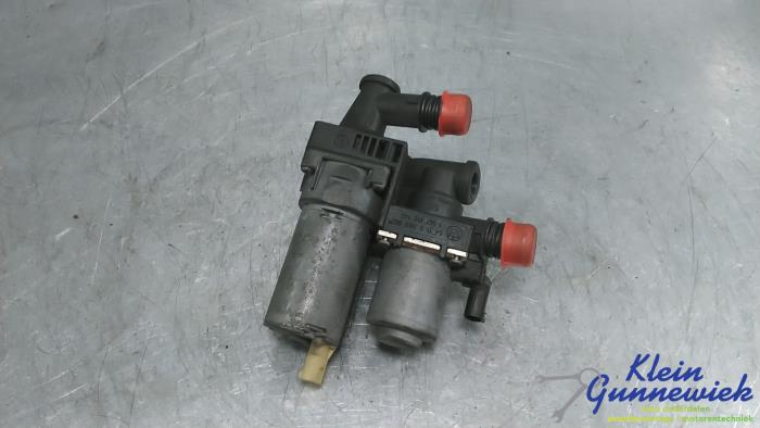Begagnade Vattenpump BMW 3-Serie Pris € 29,00 Marginaltabell erbjuds av Klein Gunnewiek Autodemontage & Motorentechniek