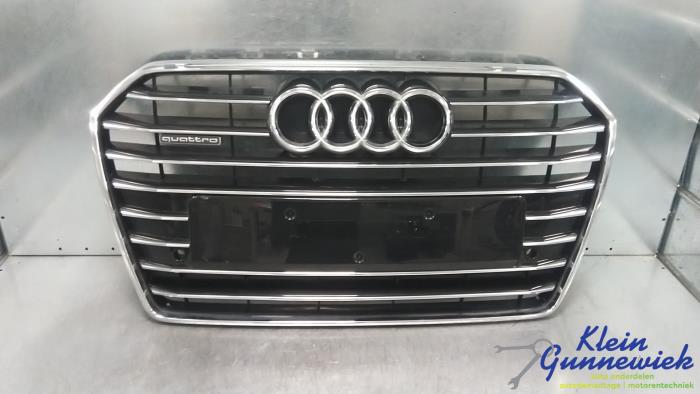 Używane Grill Audi A6 Cena € 361,00 Procedura marży oferowane przez Klein Gunnewiek Autodemontage & Motorentechniek