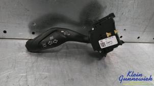 Usagé Commutateur feu clignotant Ford Focus Prix € 25,00 Règlement à la marge proposé par Klein Gunnewiek Autodemontage & Motorentechniek