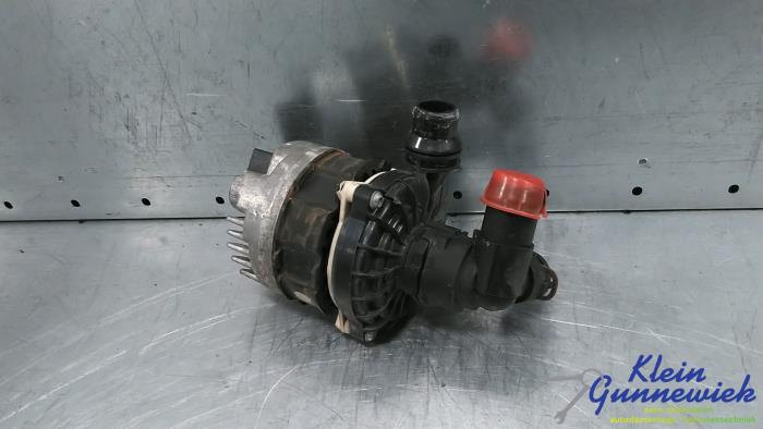 Begagnade Vattenpump Mercedes E-Klasse Pris € 126,00 Marginaltabell erbjuds av Klein Gunnewiek Autodemontage & Motorentechniek