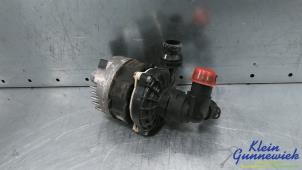 Usagé Pompe à eau Mercedes E-Klasse Prix € 125,00 Règlement à la marge proposé par Klein Gunnewiek Autodemontage & Motorentechniek