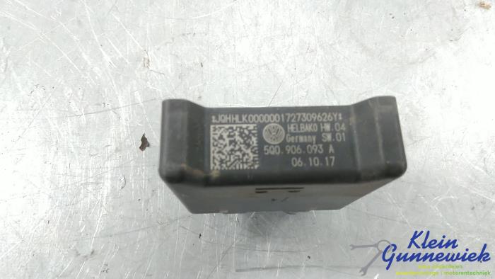 Usagé Module pompe carburant Volkswagen Passat Prix € 20,00 Règlement à la marge proposé par Klein Gunnewiek Autodemontage & Motorentechniek