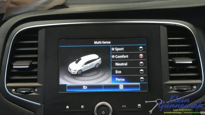 Begagnade Innerdisplay Renault Megane Pris € 294,00 Marginaltabell erbjuds av Klein Gunnewiek Autodemontage & Motorentechniek