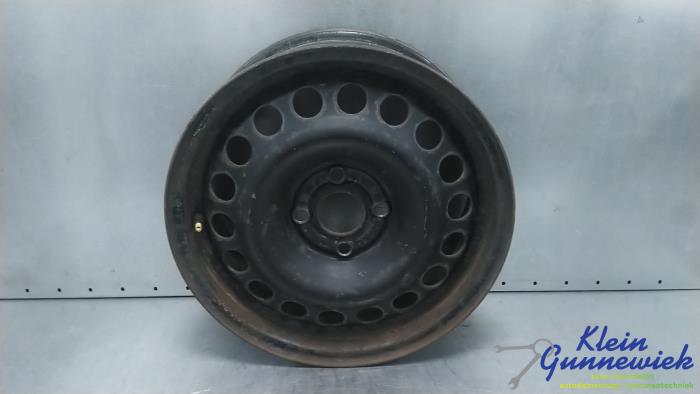 Gebrauchte Felge Opel Agila Preis € 17,00 Margenregelung angeboten von Klein Gunnewiek Autodemontage & Motorentechniek