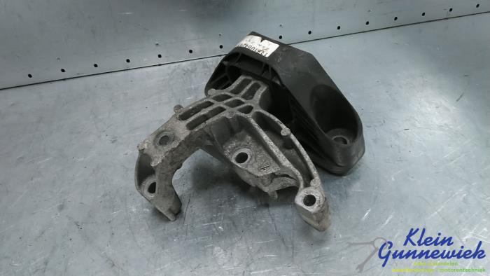 Used Engine mount Renault Megane Price € 75,00 Margin scheme offered by Klein Gunnewiek Autodemontage & Motorentechniek