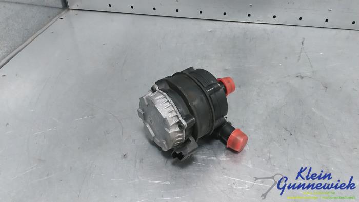 Begagnade Vattenpump Renault Megane Pris € 75,00 Marginaltabell erbjuds av Klein Gunnewiek Autodemontage & Motorentechniek