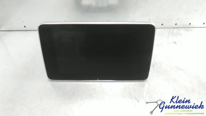 Begagnade Innerdisplay Mercedes C-Klasse Pris € 177,00 Marginaltabell erbjuds av Klein Gunnewiek Autodemontage & Motorentechniek