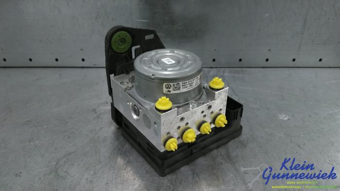 Used ABS pump Volkswagen Golf Price € 236,00 Margin scheme offered by Klein Gunnewiek Autodemontage & Motorentechniek