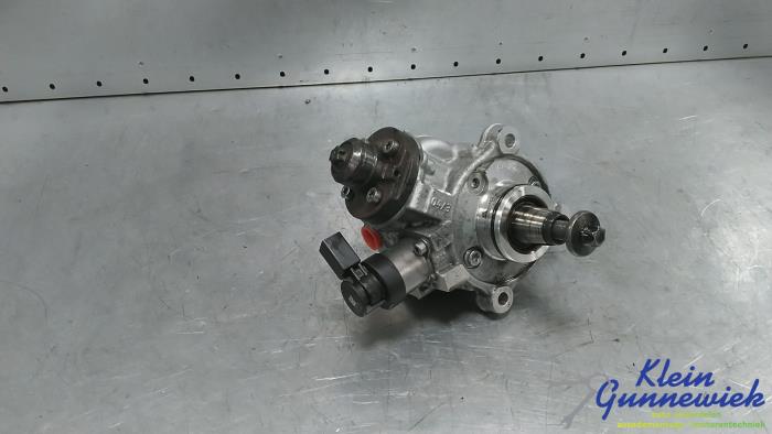 Used Mechanical fuel pump Mercedes E-Klasse Price € 203,00 Margin scheme offered by Klein Gunnewiek Autodemontage & Motorentechniek