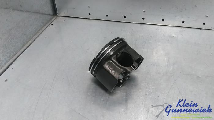 Usados Pistón Mercedes E-Klasse Precio € 85,00 Norma de margen ofrecido por Klein Gunnewiek Autodemontage & Motorentechniek
