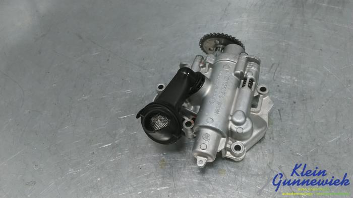 Używane Pompa oleju Volkswagen Jetta Cena € 58,00 Procedura marży oferowane przez Klein Gunnewiek Autodemontage & Motorentechniek