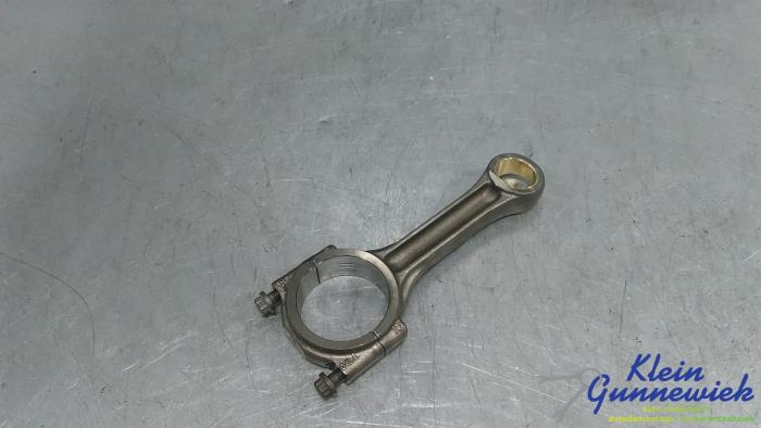 Begagnade Vevstake Audi A3 Pris € 75,00 Marginaltabell erbjuds av Klein Gunnewiek Autodemontage & Motorentechniek