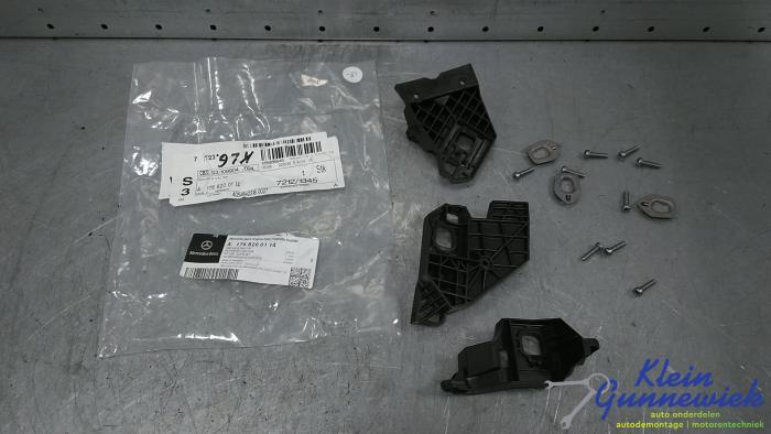 Używane Rózne Mercedes A-Klasse Cena € 52,00 Procedura marży oferowane przez Klein Gunnewiek Autodemontage & Motorentechniek