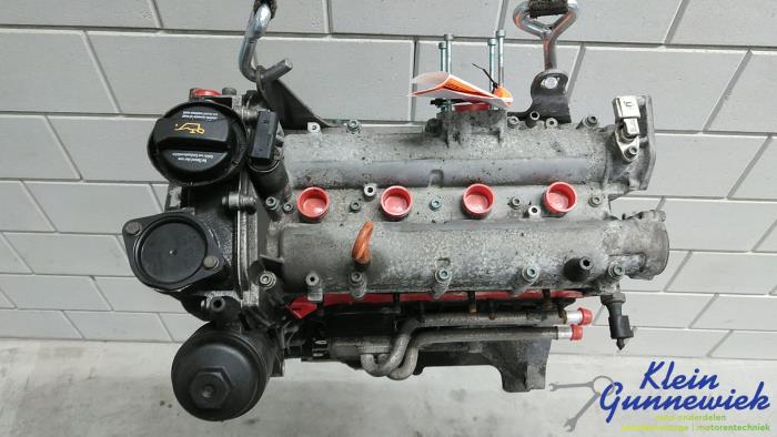 Motor van een Volkswagen Golf 2004