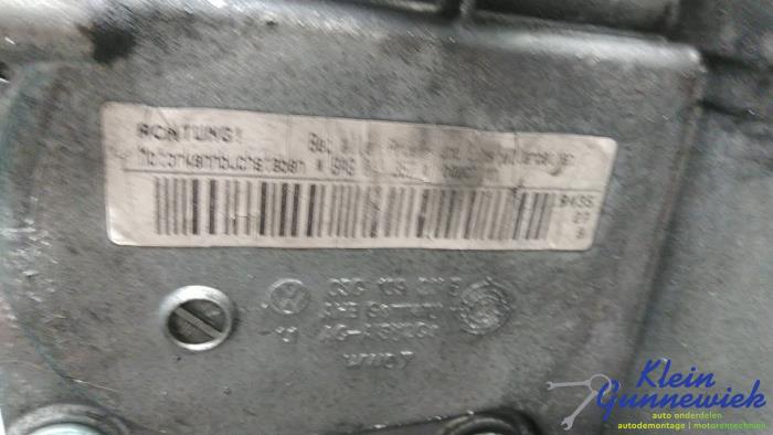 Motor van een Volkswagen Golf 2004