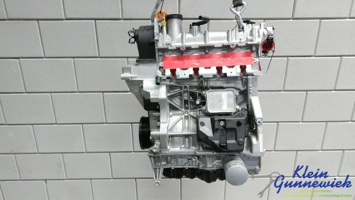 Engine Volkswagen Tiguan - 04E100034D CZDA