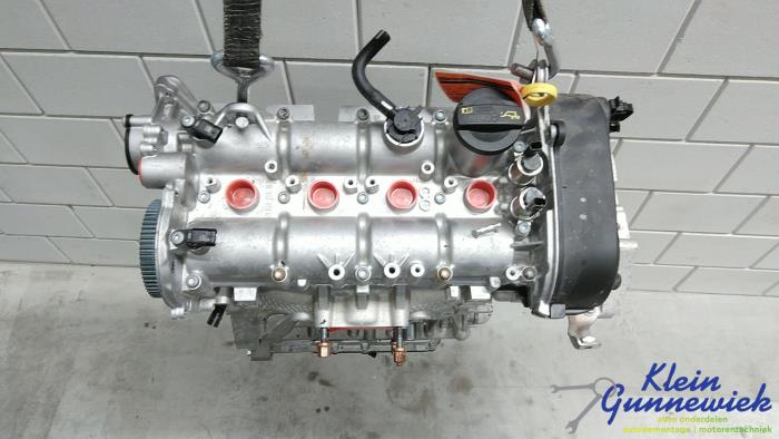 Engine Volkswagen Tiguan - 04E100034D CZDA