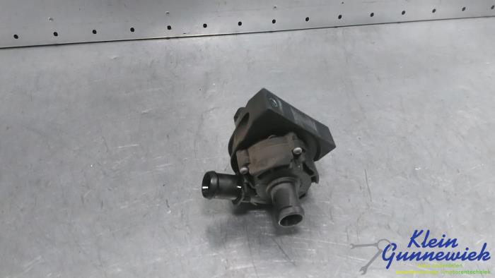 Begagnade Vattenpump BMW 5-Serie Pris € 37,00 Marginaltabell erbjuds av Klein Gunnewiek Autodemontage & Motorentechniek