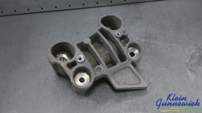 Used Engine mount Opel Mokka Price € 25,00 Margin scheme offered by Klein Gunnewiek Autodemontage & Motorentechniek