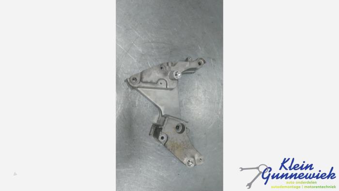 Used Engine mount Volkswagen Jetta Price € 20,00 Margin scheme offered by Klein Gunnewiek Autodemontage & Motorentechniek