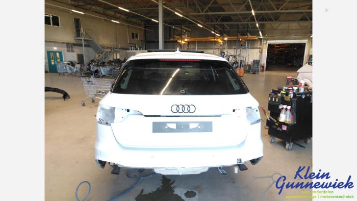 Używane Tylna klapa Audi A4 Cena € 376,00 Procedura marży oferowane przez Klein Gunnewiek Autodemontage & Motorentechniek