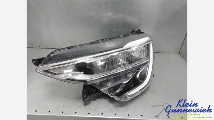 Używane Reflektor lewy Renault Arkana Cena € 975,00 Procedura marży oferowane przez Klein Gunnewiek Autodemontage & Motorentechniek