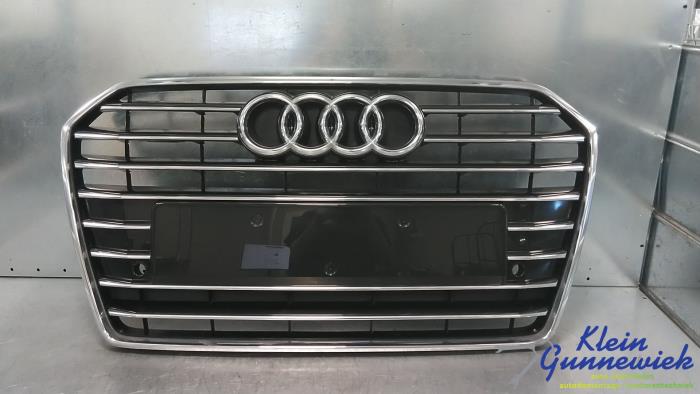 Używane Grill Audi A6 Cena € 361,00 Procedura marży oferowane przez Klein Gunnewiek Autodemontage & Motorentechniek