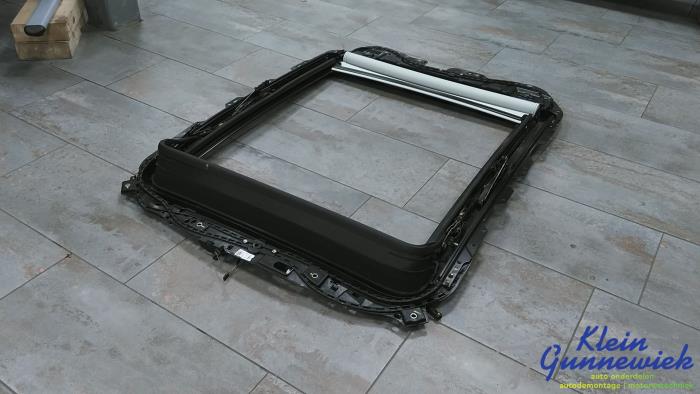 Używane Mechanizm szyberdachu Volkswagen T-Roc Cena € 529,00 Procedura marży oferowane przez Klein Gunnewiek Autodemontage & Motorentechniek
