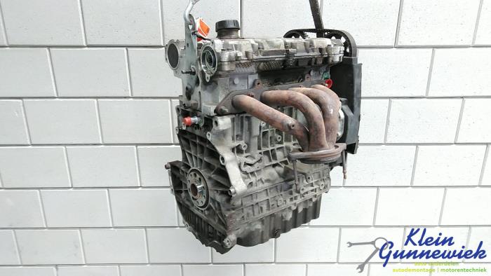 Engine from a Volvo S40 1999