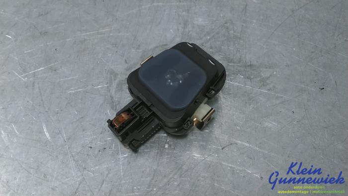 Begagnade Regnsensor Mercedes S-Klasse Pris € 44,00 Marginaltabell erbjuds av Klein Gunnewiek Autodemontage & Motorentechniek
