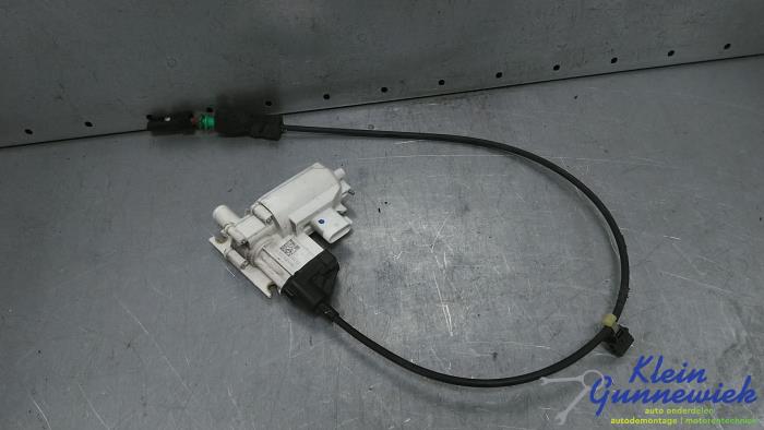 Door soft close latching motor