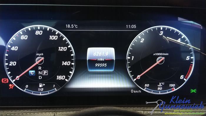 Begagnade Innerdisplay Mercedes S-Klasse Pris € 633,00 Marginaltabell erbjuds av Klein Gunnewiek Autodemontage & Motorentechniek