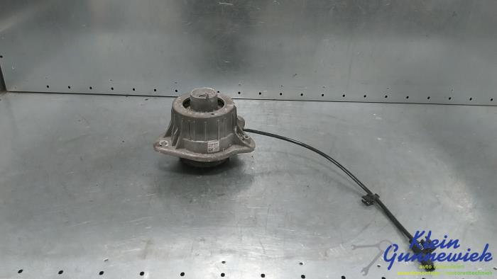 Used Engine mount Mercedes S-Klasse Price € 66,00 Margin scheme offered by Klein Gunnewiek Autodemontage & Motorentechniek